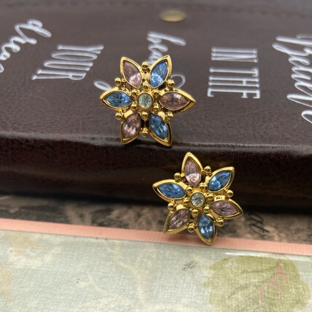 1960s Vintage Floral Crystal Earrings Gold Tone Blue Pink Holiday Retro Glam - Picture 3 of 7